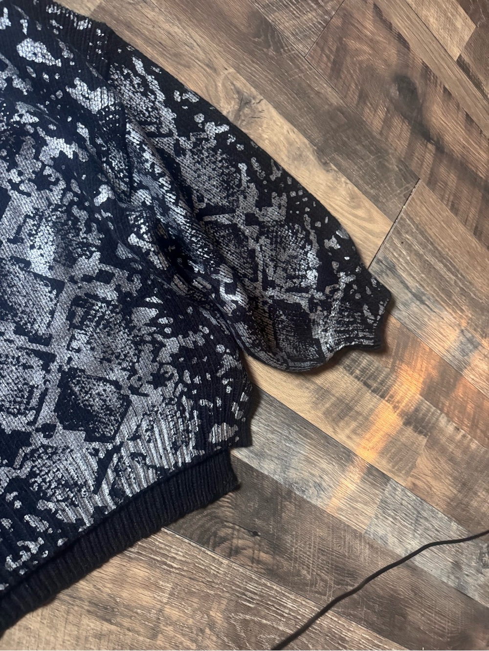 Snake-Print Black & Silver Women's Sweater - Picture 4 of 9
